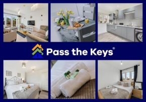 Pass the Keys Elegant 3-Bed House in Baguley - Close to the Airport- Perfect for Families & Groups